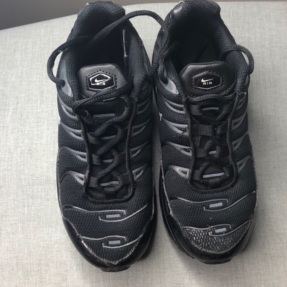 Shoes - Picture 2 of 4